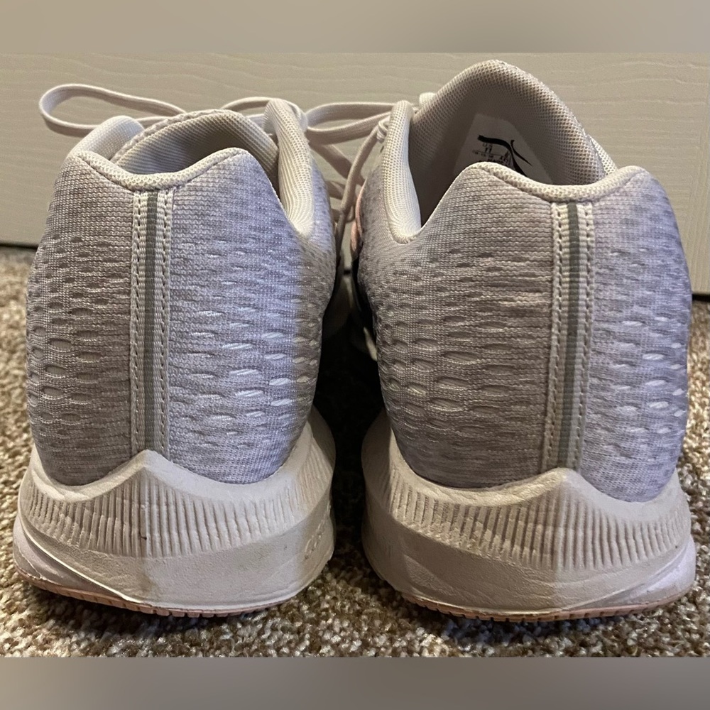 women size 11 Nike Zoom Winflo 5 shoe - Picture 3 of 6